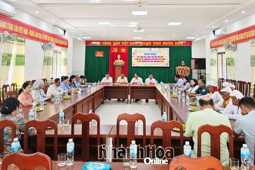 Xã Xuân Hải: Họp mặt chức sắc, chức việc tôn giáo nhân dịp Tết Ramưwan và Tết Bính Ngọ