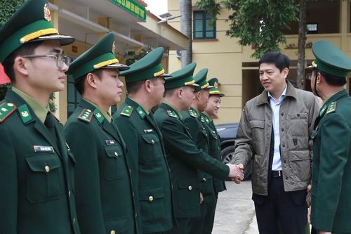 Đồng chí Phó Bí thư Tỉnh ủy thăm, kiểm tra công tác trực, phục vụ Tết Nguyên đán tại các đơn vị