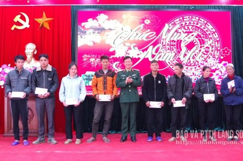 Bộ Tư lệnh Quân khu 1 và Bộ CHQS tỉnh thăm, chúc tết quân và dân các xã trên địa bàn tỉnh