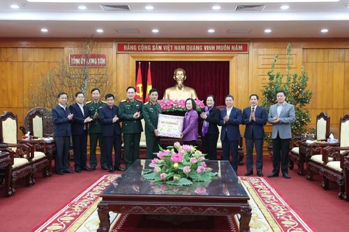 Đoàn công tác của Bộ Tư lệnh Quân đoàn 12 thăm, chúc tết tại Lạng Sơn