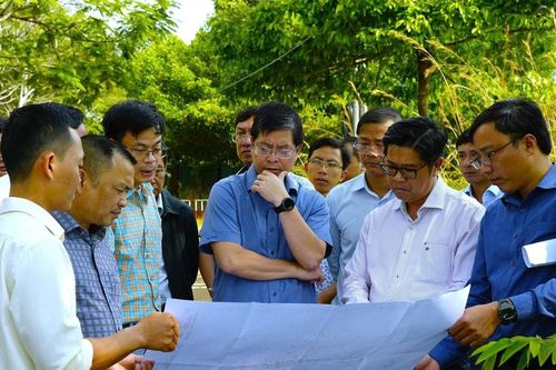 Phó Chủ tịch UBND tỉnh Lâm Đồng Nguyễn Hồng Hải kiểm tra các dự án đầu tư ngoài ngân sách tại khu vực Gia Nghĩa