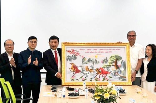 Phó Bí thư Tỉnh ủy Lâm Đồng Bùi Thắng chúc Tết các cơ quan, doanh nghiệp