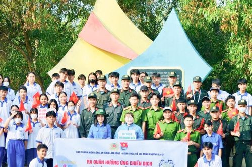 Hơn 100 người hưởng ứng Chiến dịch 'Hãy làm sạch biển' tại La Gi