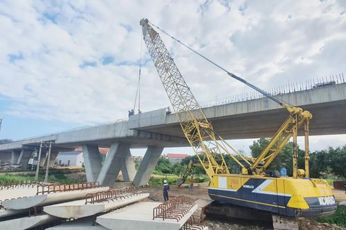Dự án Đường và cầu vượt đường sắt trung tâm TP. Đồng Hới: Phấn đấu hoàn thành trước ngày 30/6