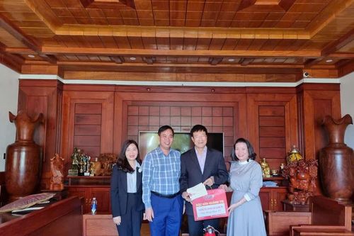 Đồng chí Nguyễn Đăng Quang thăm, chúc Tết gia đình các đồng chí nguyên lãnh đạo tỉnh
