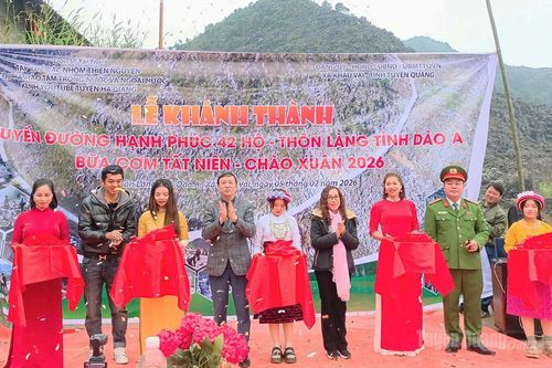 Khánh thành công trình đường bê tông tại xã Khâu Vai
