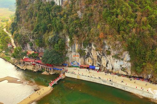 Điểm hẹn du lịch đền Thắm