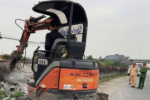 Ninh Bình: Đóng 4 lối đi tự mở qua đường sắt tại phường Trường Thi