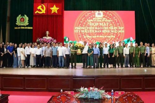 An Giang: Báo chí góp phần truyền tải kịp thời, chính xác thông tin về tình hình an ninh trật tự phục vụ hiệu quả phát triển kinh tế – xã hội của địa phương.