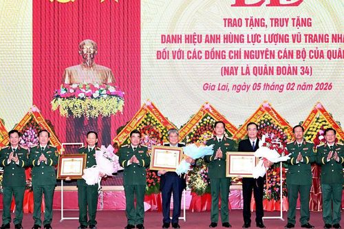 Quân đoàn 34: Tổ chức Lễ trao tặng, truy tặng danh hiệu Anh hùng Lực lượng vũ trang nhân dân