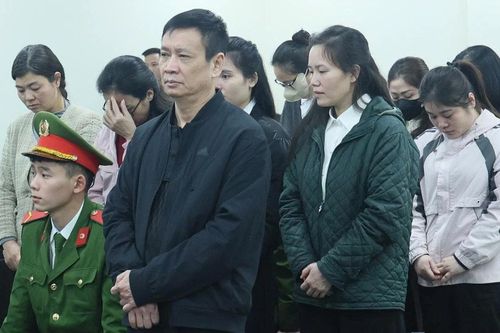 Hai trùm buôn lậu 546 kg vàng lĩnh án