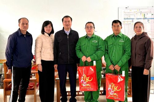 Liên minh Hợp tác xã tỉnh thăm và tặng quà Tết các đơn vị thành viên