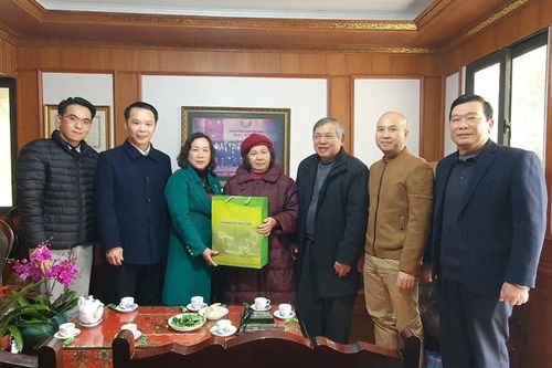 Phó Chủ tịch UBND tỉnh Hà Nhật Lệ thăm, chúc Tết tại xã Minh Tâm
