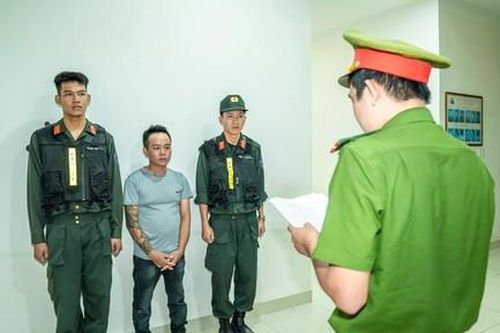Hành hung bạn nhậu vì mâu thuẫn lúc tính tiền hát karaoke