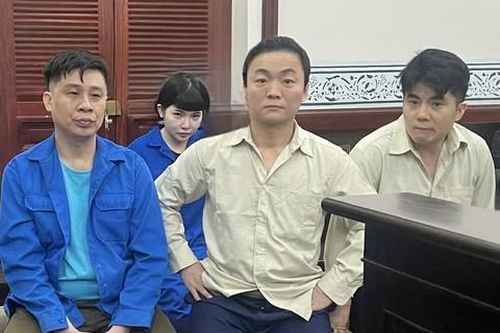 Hai người nước ngoài tổ chức sử dụng ma túy và nhờ 'chạy án' cùng lãnh án
