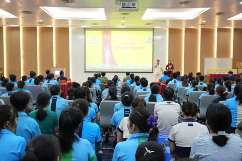 Công an tỉnh Đồng Nai trao 300 phần quà cho công nhân có hoàn cảnh khó khăn