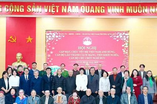 Phường Kim Liên gặp mặt Bà mẹ Việt Nam anh hùng, cán bộ lão thành cách mạng