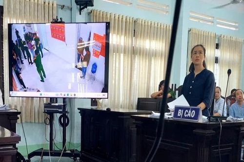 Quay video, la hét trước trụ sở công an, người phụ nữ lĩnh 8 tháng tù
