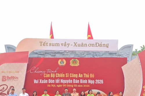 Cán bộ, chiến sĩ Công an Thủ đô vui Xuân đón Tết