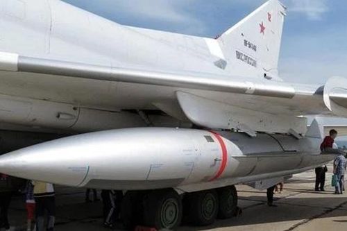 Tên lửa siêu thanh Kh-22 và Kh-32 của Nga đặt Ukraine trước thách thức phòng không lớn