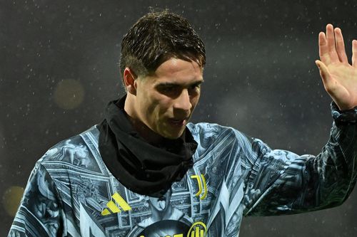 Juventus thảm bại theo cách khó tin