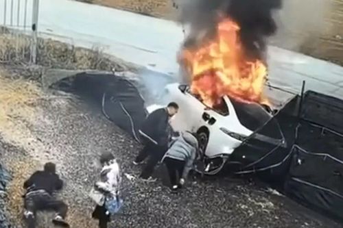 Đây là lý do vì sao Trung Quốc cấm tay nắm cửa ẩn trên xe điện