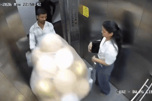 Giây phút kinh hoàng khi chùm bóng bay phát nổ trong thang máy