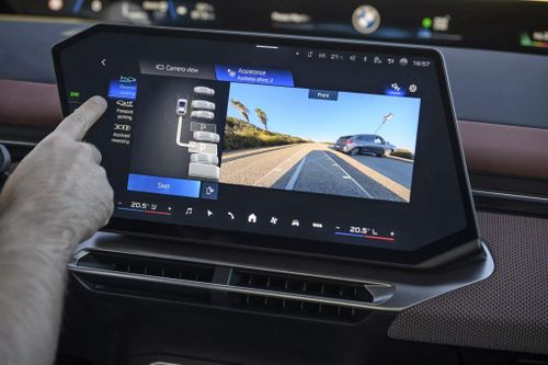 Chủ xe điện BMW phải trả thêm tiền để sử dụng camera 360