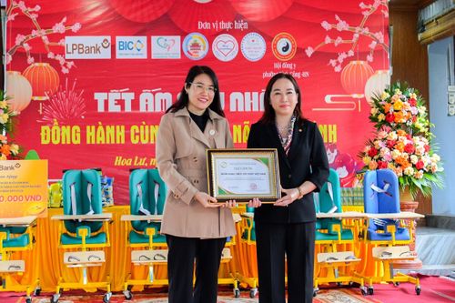 LPBank lan tỏa Tết ấm, hỗ trợ trẻ bại não tại Ninh Bình