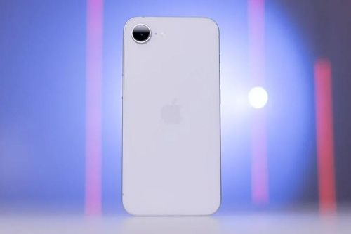 Apple sắp tung iPhone 17e, cạnh tranh trực tiếp Pixel 10a