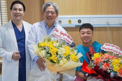 Tiền vệ Thái Sơn phẫu thuật thành công