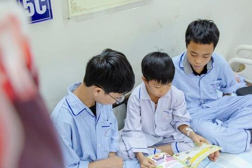 Người bệnh tan máu bẩm sinh 'đi sắm Tết'