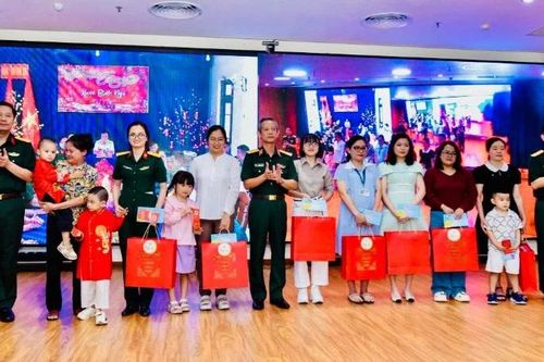 Bệnh viện Quân y 175 chúc Tết trực tuyến với cán bộ, nhân viên tại Bệnh xá đảo Trường Sa