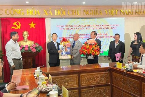 Đoàn đại biểu tỉnh Kampong Speu thăm và chúc Tết tại Vĩnh Long