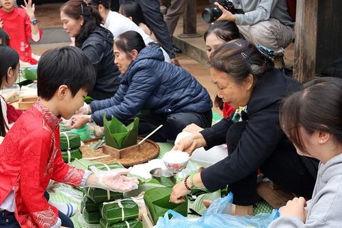 Tìm hiểu Tết đồng bằng châu thổ sông Hồng với 'Vui xuân Bính Ngọ: Sắc màu văn hóa Hưng Yên'