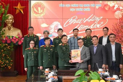 Đoàn công tác Báo Nhân Dân thăm, chúc Tết các đơn vị lực lượng vũ trang