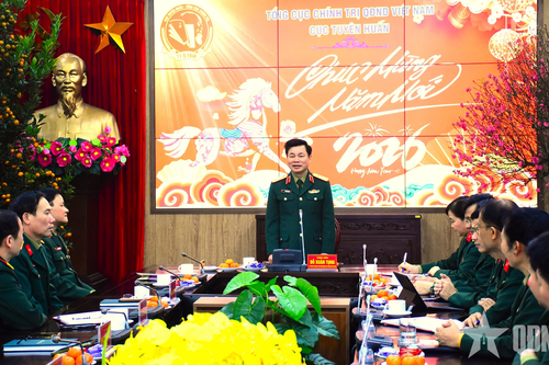 Thượng tướng Đỗ Xuân Tụng chúc Tết các đơn vị thuộc Tổng cục Chính trị