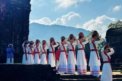 Tổ chức chương trình Âm vang Mỹ Sơn định kỳ hàng tháng