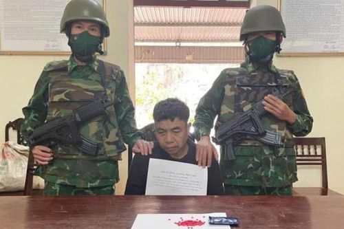 Bắt đối tượng tàng trữ ma túy