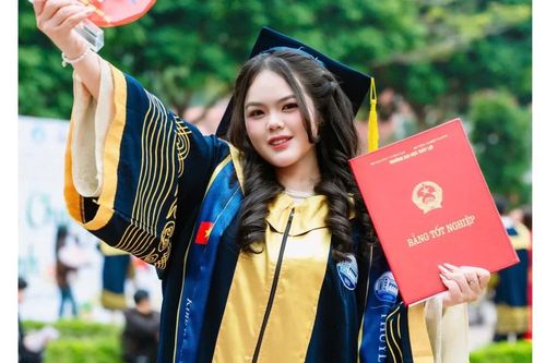 Nguyễn Thanh Huyền - sinh viên Kinh tế xây dựng tốt nghiệp Xuất sắc với nhiều dấu ấn học thuật