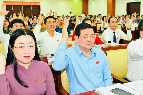 Khẩn trương cụ thể hóa các nghị quyết thành chương trình, kế hoạch hành động