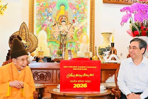 Xây dựng khối đại đoàn kết toàn dân tộc, khơi dậy mạnh mẽ truyền thống yêu nước