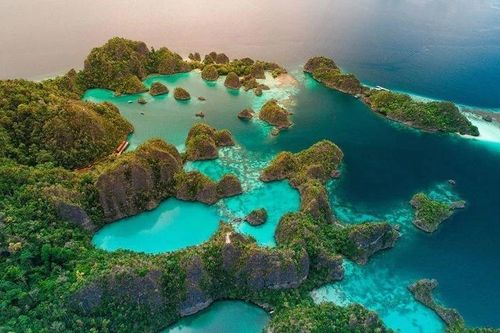 Cảnh siêu thực ở quần đảo thiên đường Raja Ampat nổi tiếng toàn cầu