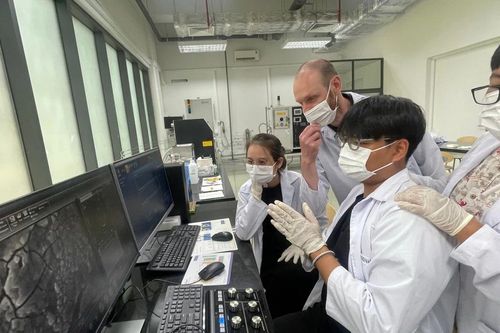 Các trường đại học Việt Nam mang gì ra thế giới?