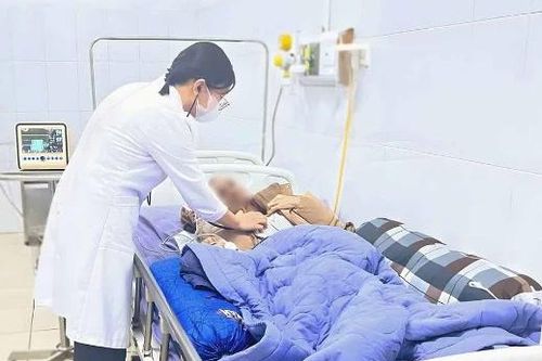 Cứu sống người đàn ông ở Phú Thọ nhiễm 'vi khuẩn ăn thịt người'
