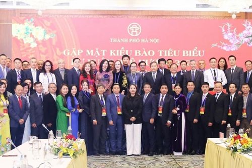 Lãnh đạo TP. Hà Nội gặp mặt Đoàn kiều bào tiêu biểu dự Chương trình Xuân Quê hương 2026