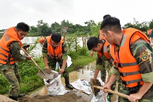 Hỗ trợ ăn, nghỉ, đi lại cho lực lượng phòng, chống thiên tai làm nhiệm vụ xa nơi cư trú