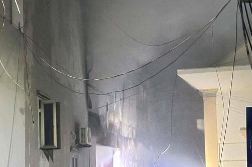 Hà Nội: Lửa bao trùm xưởng mây tre Phú Nghĩa, 8 xe cứu hỏa được huy động