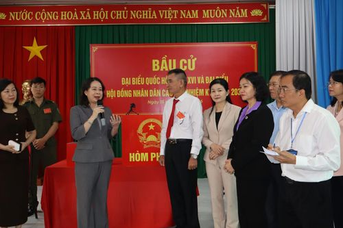 Phó Chủ tịch nước Võ Thị Ánh Xuân kiểm tra công tác chuẩn bị bầu cử tại Đồng Nai