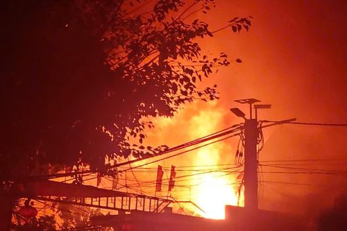 Cháy lớn ở làng nghề mây tre